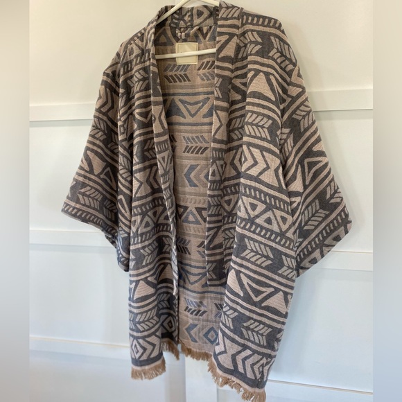 Begonville Cotton Shrug - Picture 4 of 11